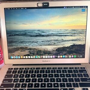 Apple Mac-book Air 2017 13” 128 GB